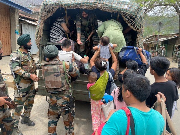 400 who fled Manipur to Myanmar have returned; the chief minister thanks the army
